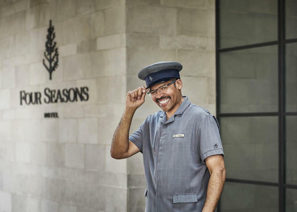 Four Seasons Hotel Austin Bagian luar foto